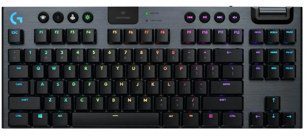 Logitech-G915-TKL i grått utförande. Detta gaming tangentbord blev bäst i test i TKL-klassen i vår stora jämförelse.